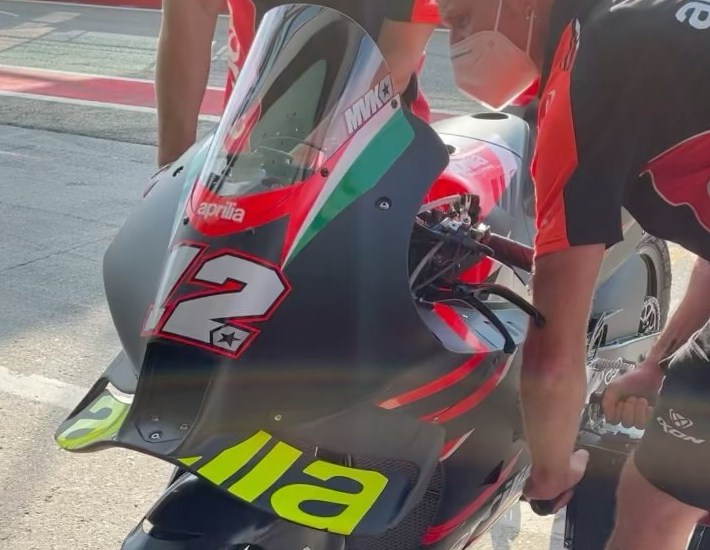 Penampakan Motor MotoGP Aprilia Vinales RS-GP #12