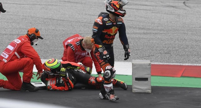 MotoGP Styria: Tabrak Motor Pedrosa, Lorenzo Cedera Patah Kaki