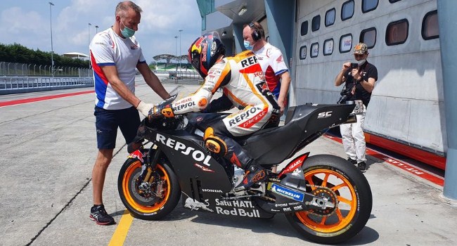 Kekacauan Honda di Tes Sepang, Motor Nyasar ke Qatar, Bradl Pakai Baju Pol