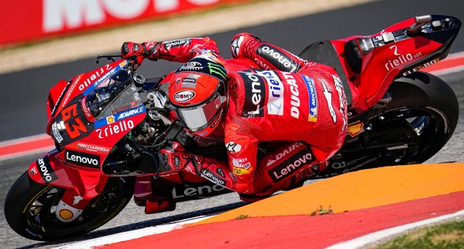 Lorenzo Sebut Bagnaia Terpuruk Karena Kesalahan Motor