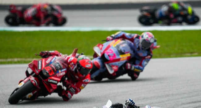 MotoGP Malaysia: Rahasia RPM Start Gila Bagnaia Salip 7 Pembalap Hanya Satu Tikungan