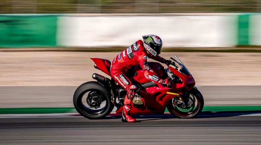 Motor MotoGP vs Motor Jalan Raya Perbedaannya Ternyata Hanya 4,5 Detik