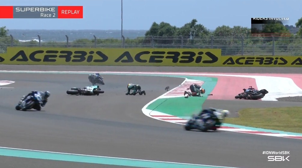 Red Flag! Race 2 Superbike Mandalika Dihentikan Sementara, Dua Pembalap Kecelakaan