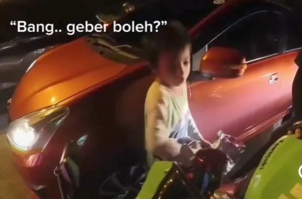 Anak kecil geber moge 1 jpg