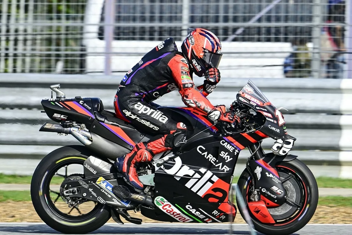 maverick vinales aprilia racin