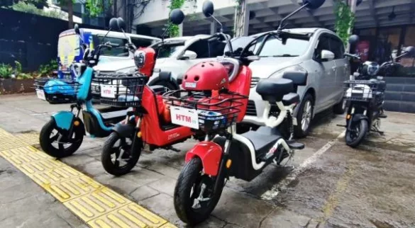 Tinggalkan motor di rumah