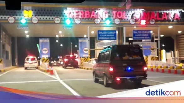 suasana malam di tol cipali h 3 lebaran 2023 169