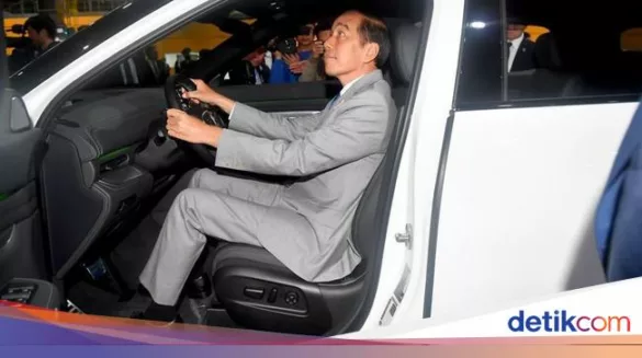 jokowi tinjau pabrik vinfast dukung rencana investasi di indonesia 1 169