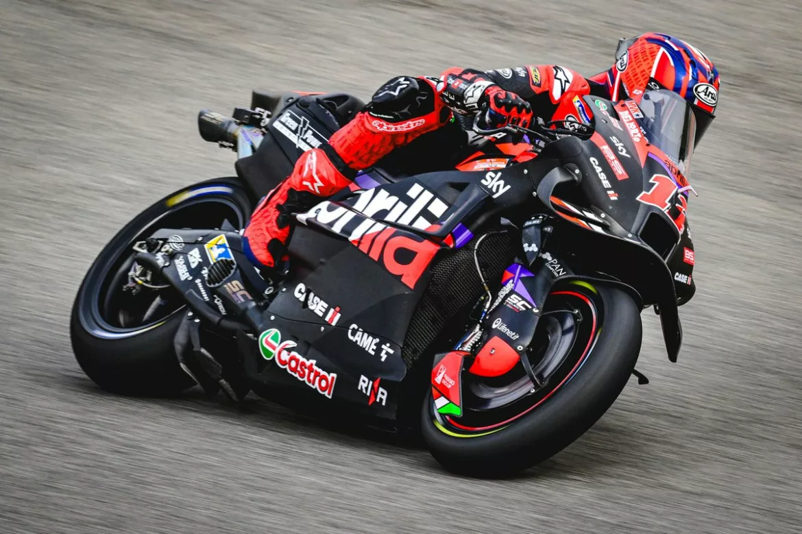 maverick vinales aprilia racin 2