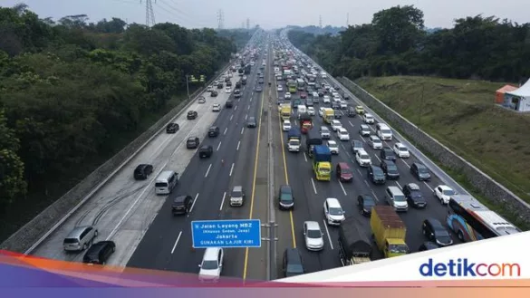 penampakan dari udara kepadatan kendaraan di tol japek 2 169