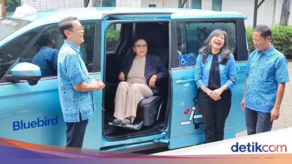 layanan taksi bluebird khusus untuk difabel 1 169