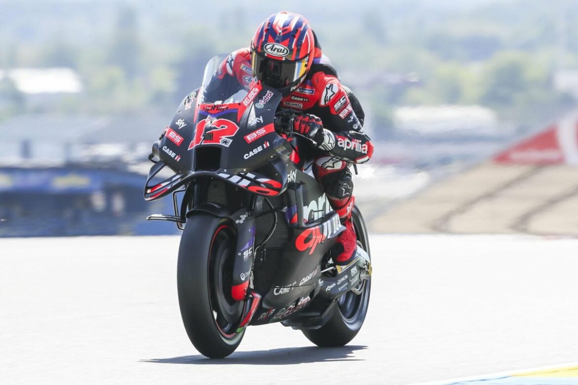 maverick vinales aprilia racin 2